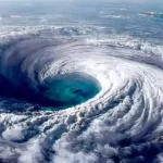 ধেয়ে আসছে ঘূর্ণিঝড়, ঘণ্টায় ৫০ কিলোমিটার পর্যন্ত বৃদ্ধি পাচ্ছে বাতাসের গতিবেগ